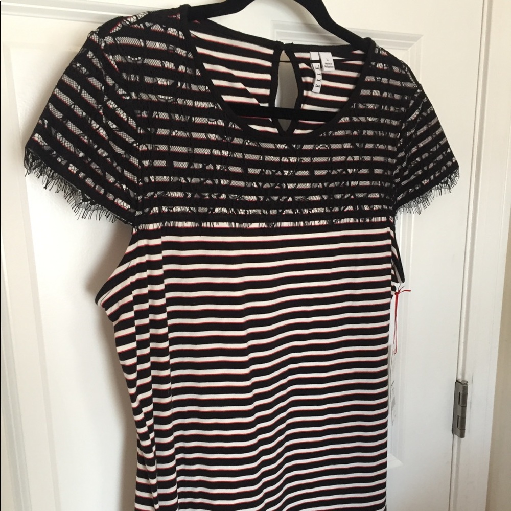 Elle NWT Black & White top
